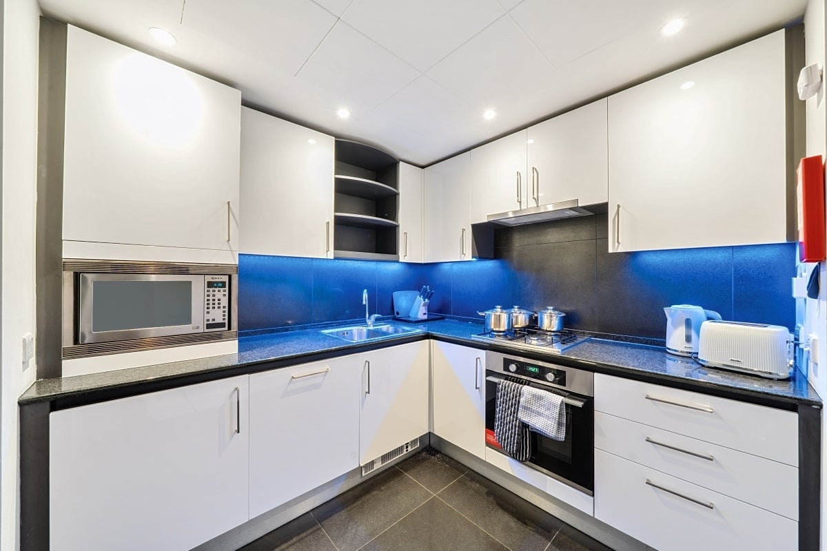 Flat Westferry Circus in Greater London