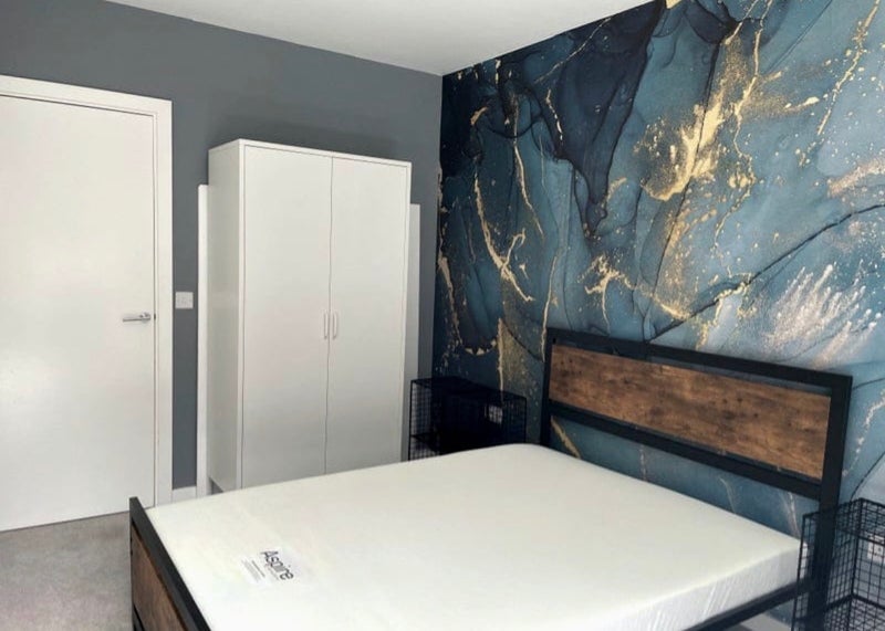 Room Thomas Road in Greater London