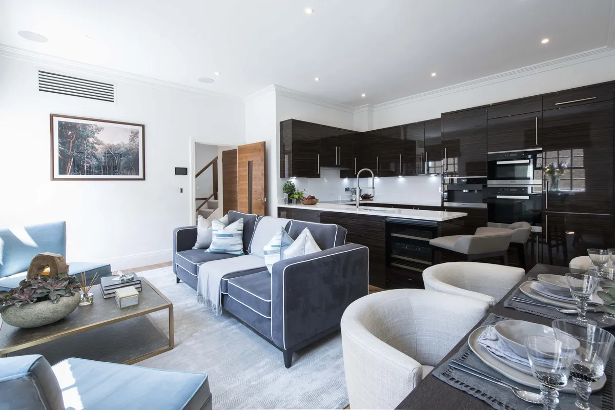Flat Crabtree Lane in Greater London
