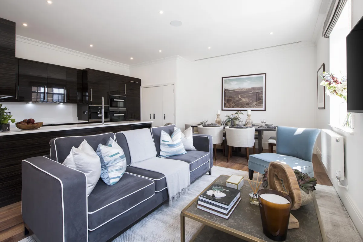 Flat Crabtree Lane in Greater London