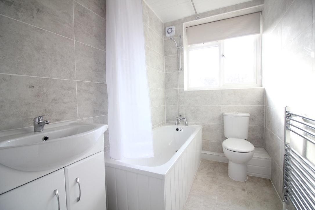 House Dorset Waye in Greater London