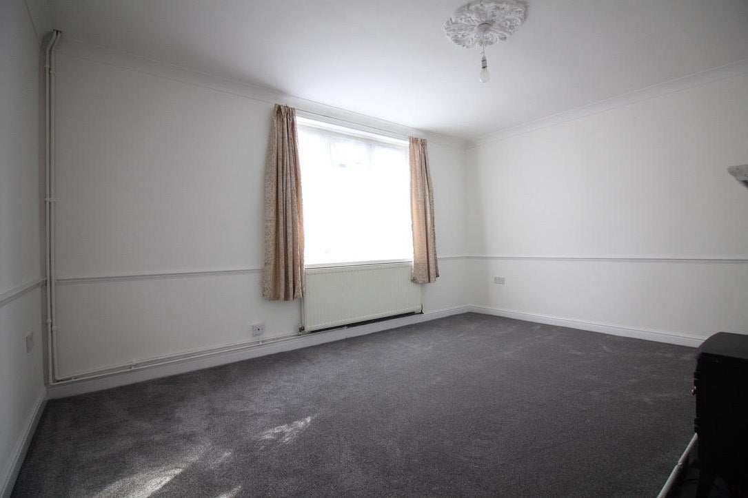 House Dorset Waye in Greater London