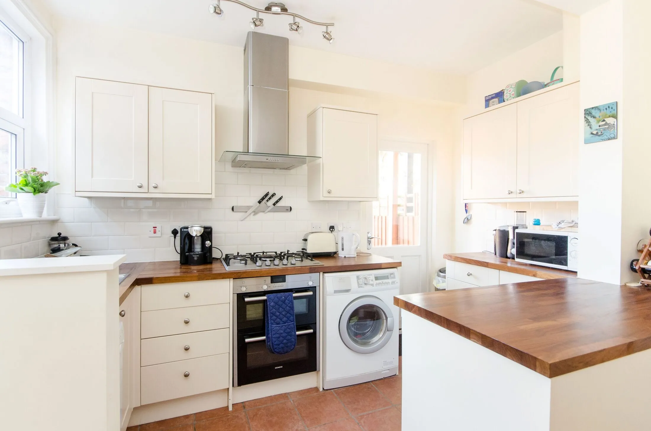 Flat Kingston Road in Greater London