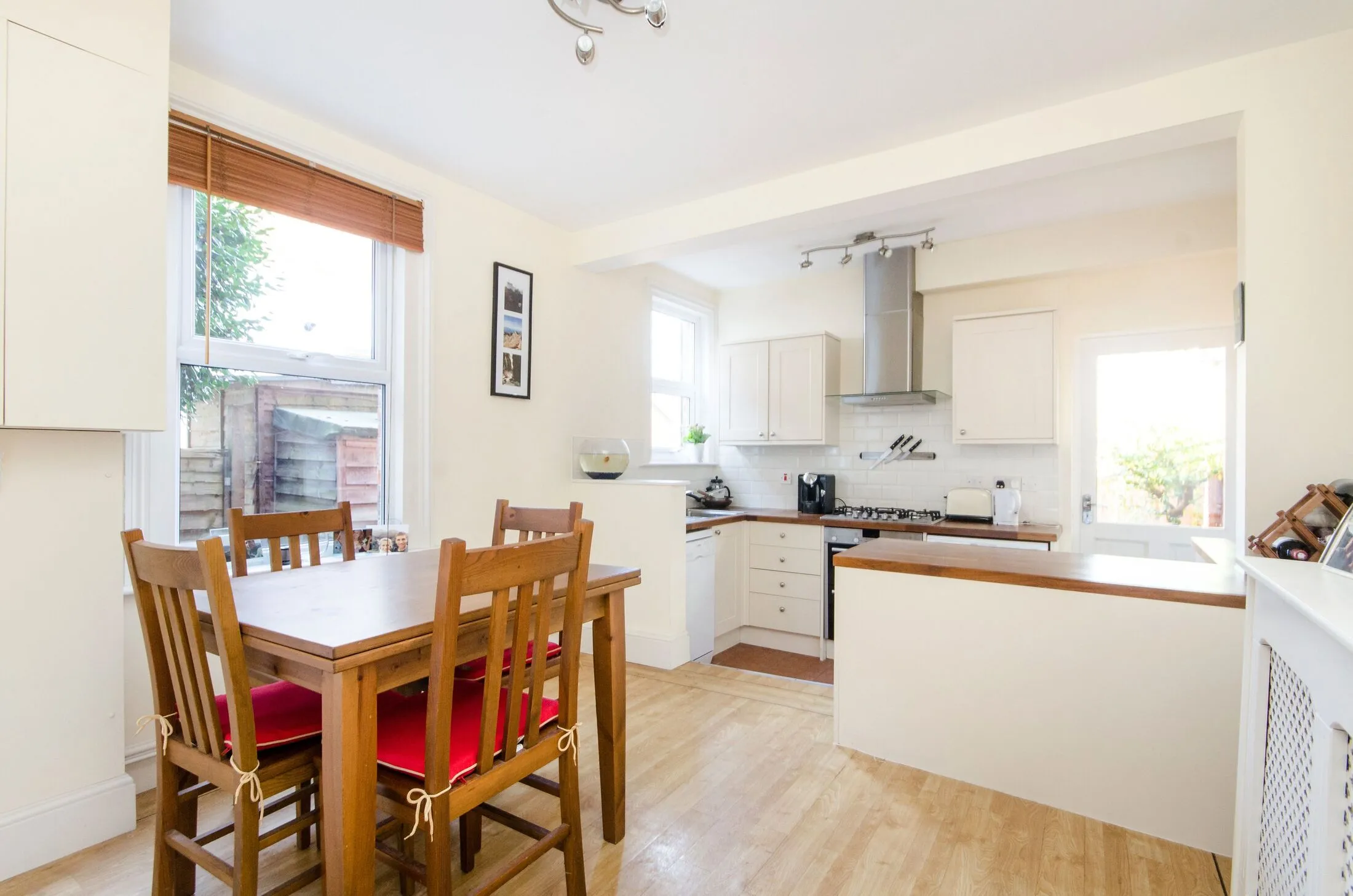 Flat Kingston Road in Greater London