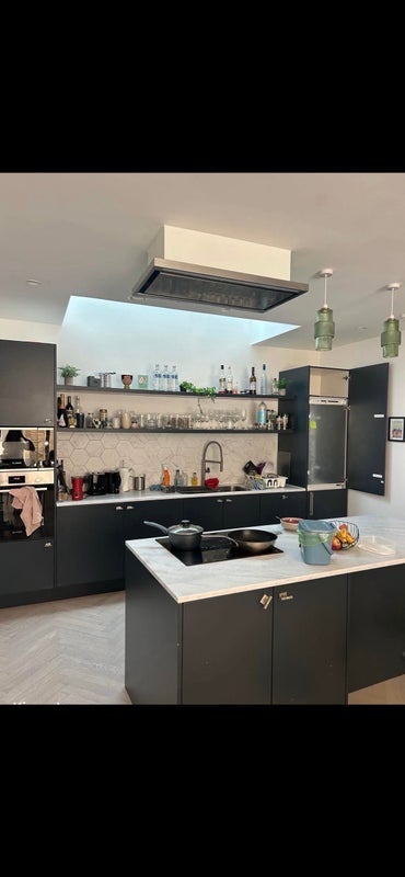 Room Mauleverer Road in Greater London