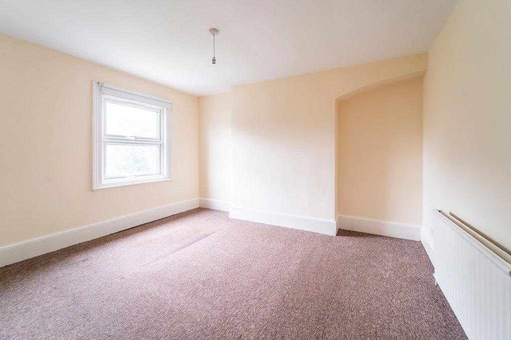 Flat Birnam Road in Greater London