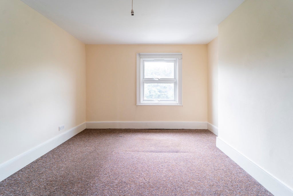 Flat Birnam Road in Greater London