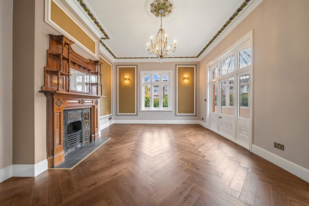 House Beauchamp Road in Elmbridge