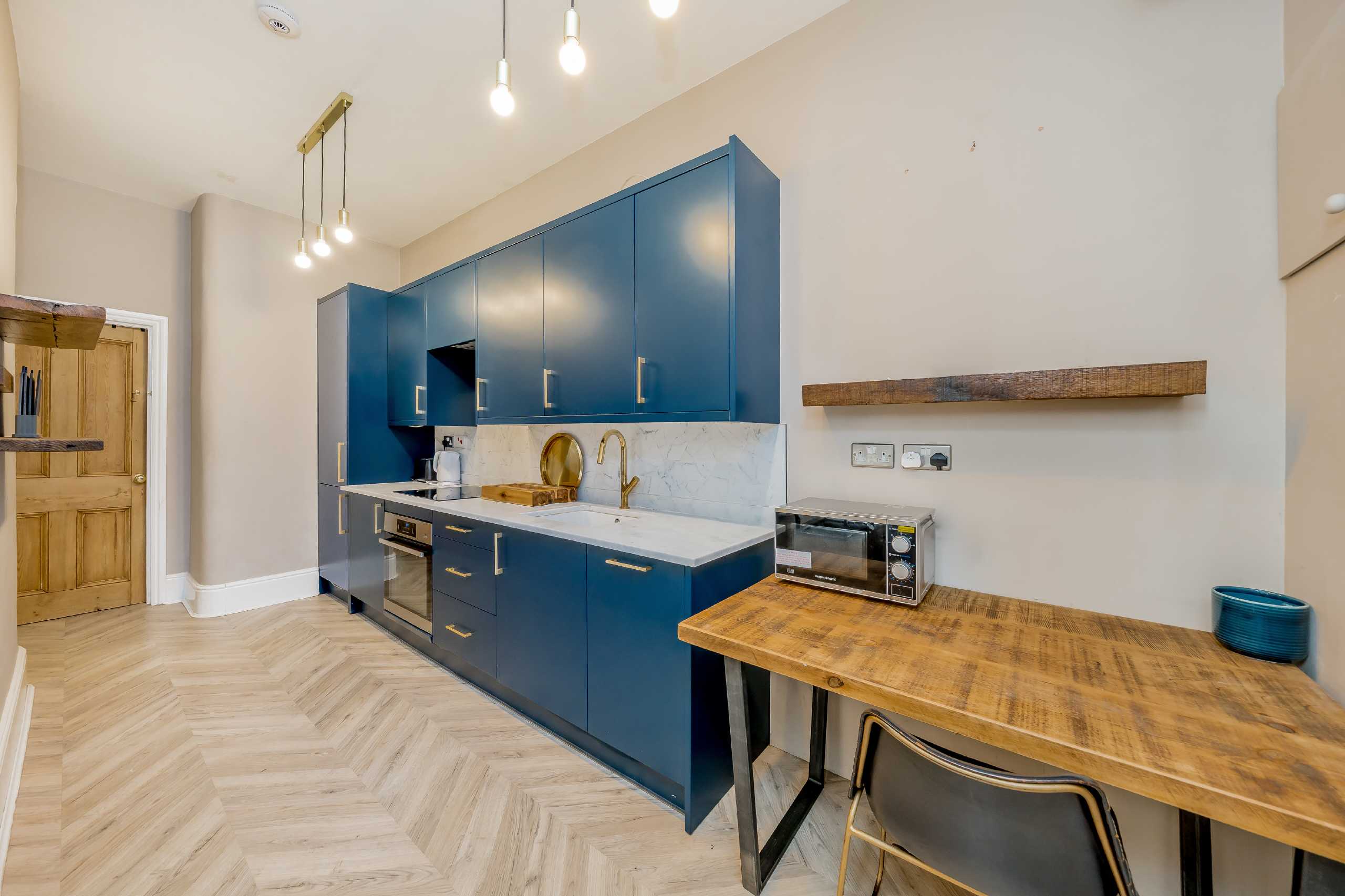 Flat Prince of Wales Drive in Greater London