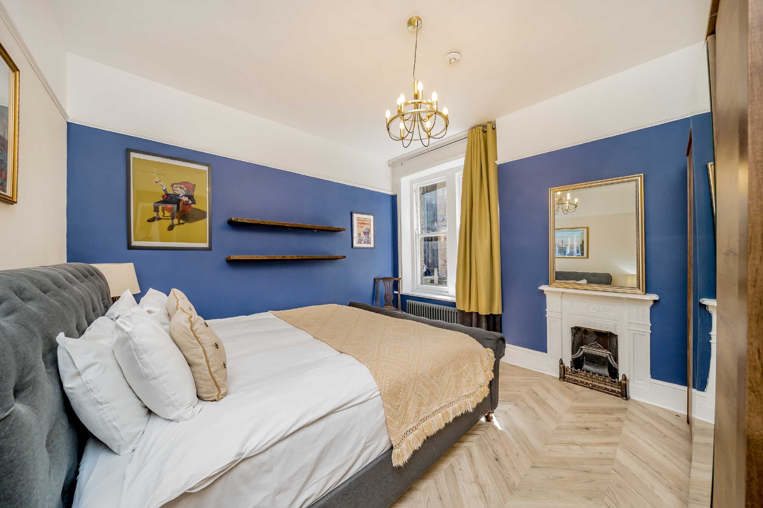 Flat Prince of Wales Drive in Greater London