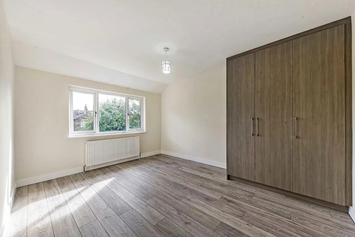 House Hepworth Road in Greater London