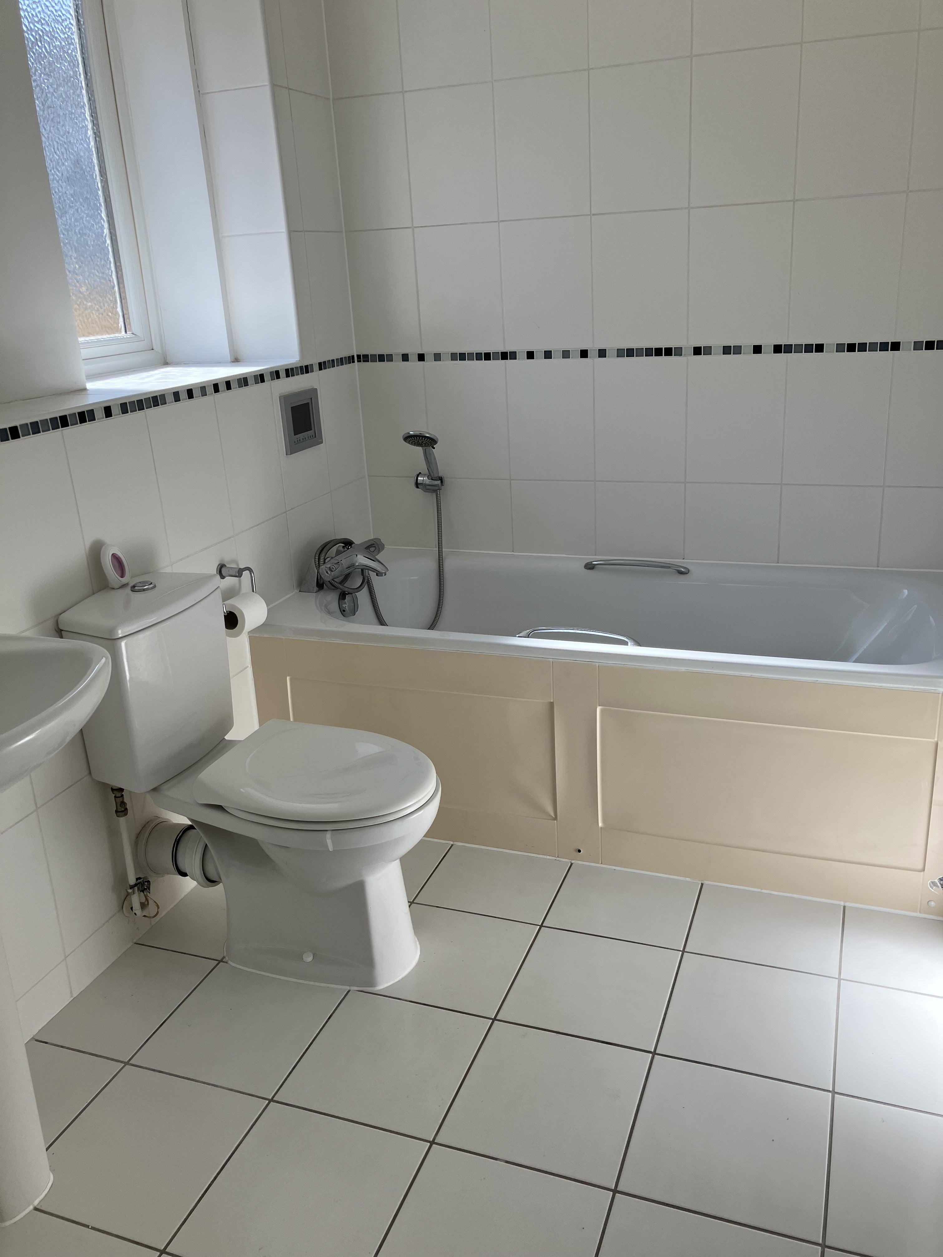 Flat Russett Court in Caterham Valley