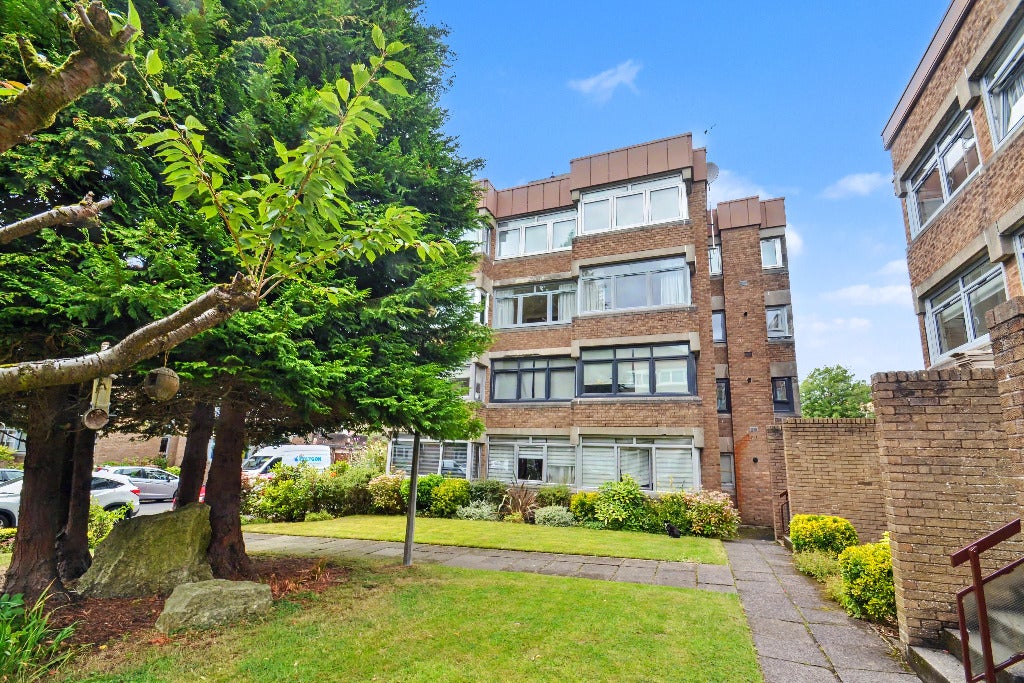 Flat Lethington Avenue in Glasgow