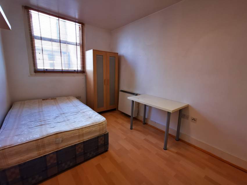 Room Western Road in Hove