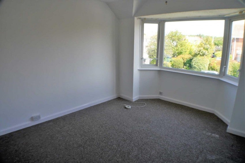 Room Leighton Avenue in Worthing