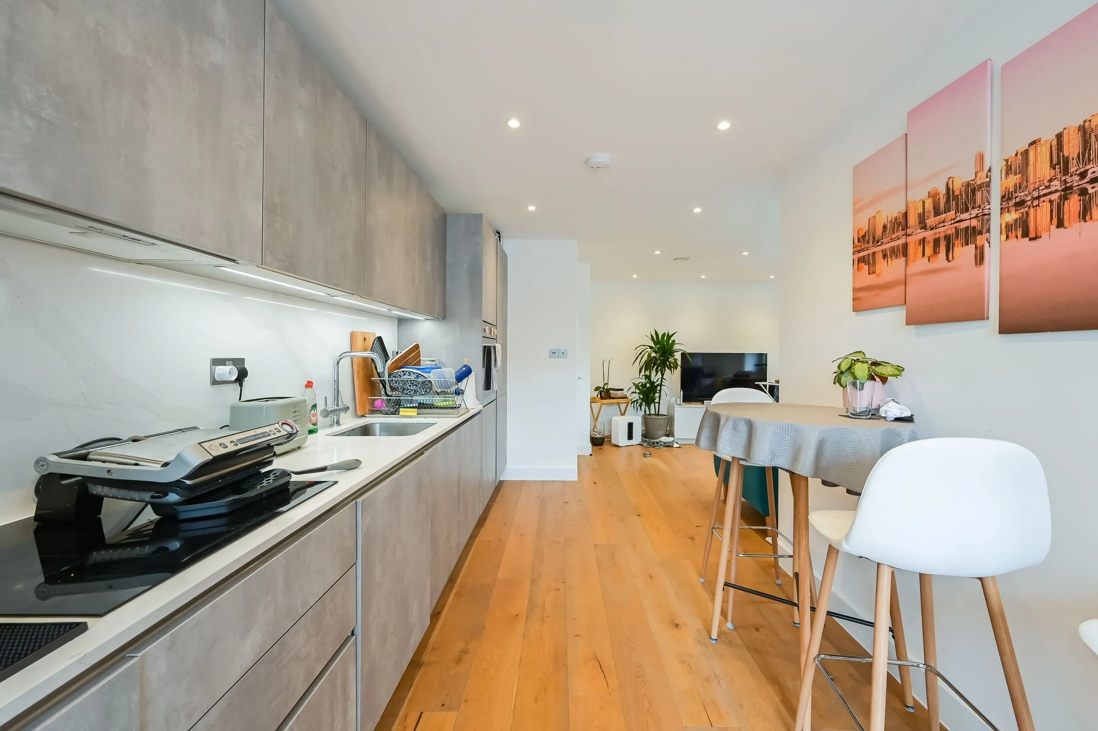 Flat Marquis Road in Greater London