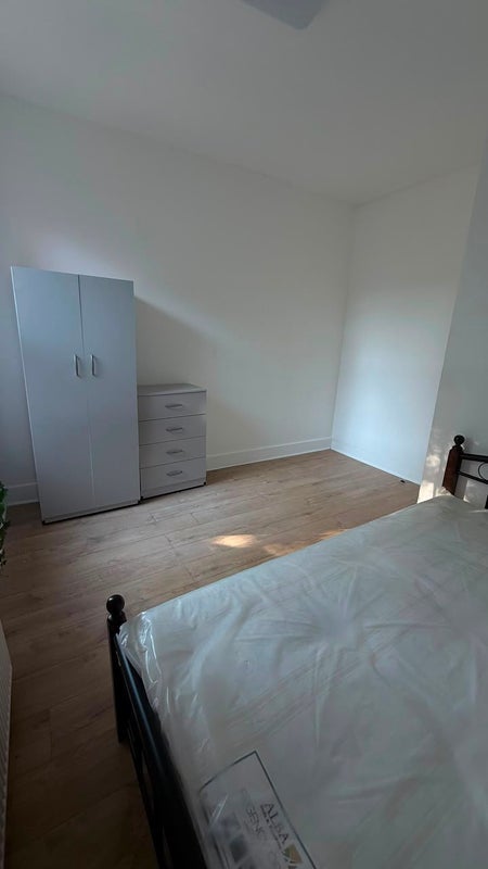 Room Trinity Road in Greater London