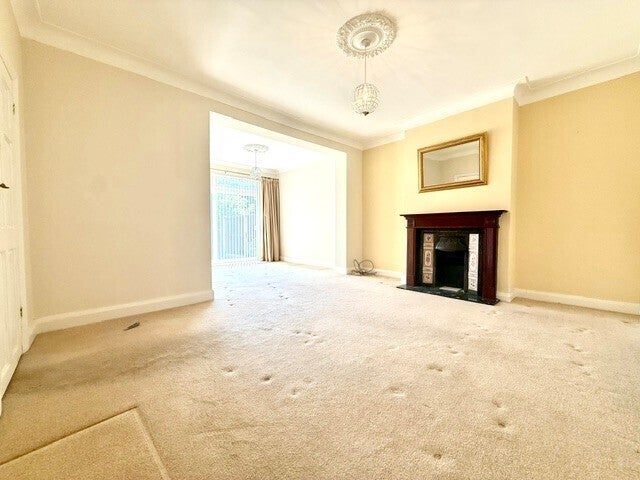 House Kelsie Way in Greater London