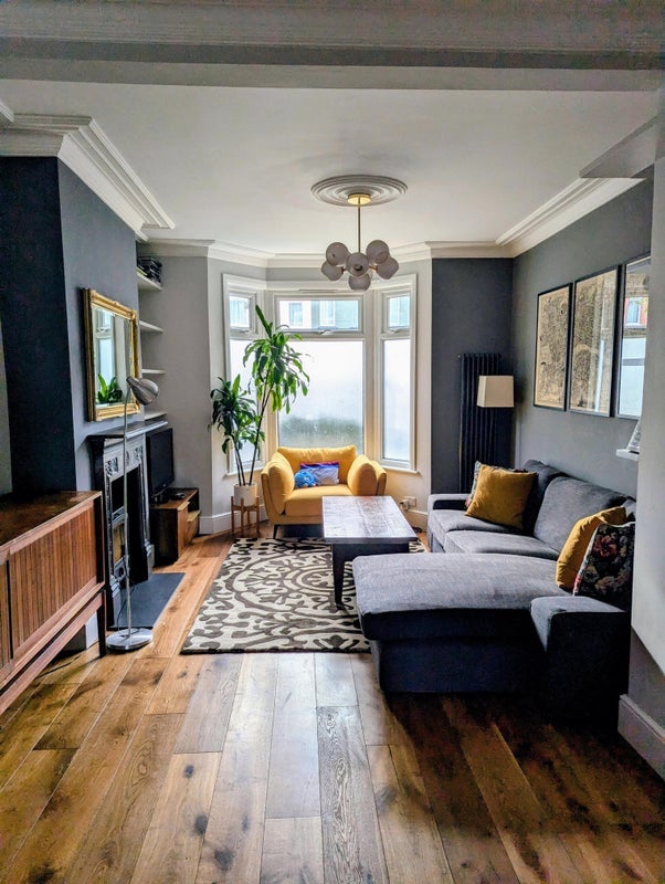 Room Park Grove in Greater London