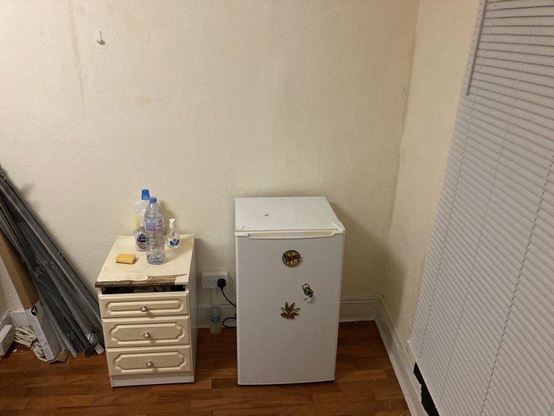 Room Acre Lane in Greater London
