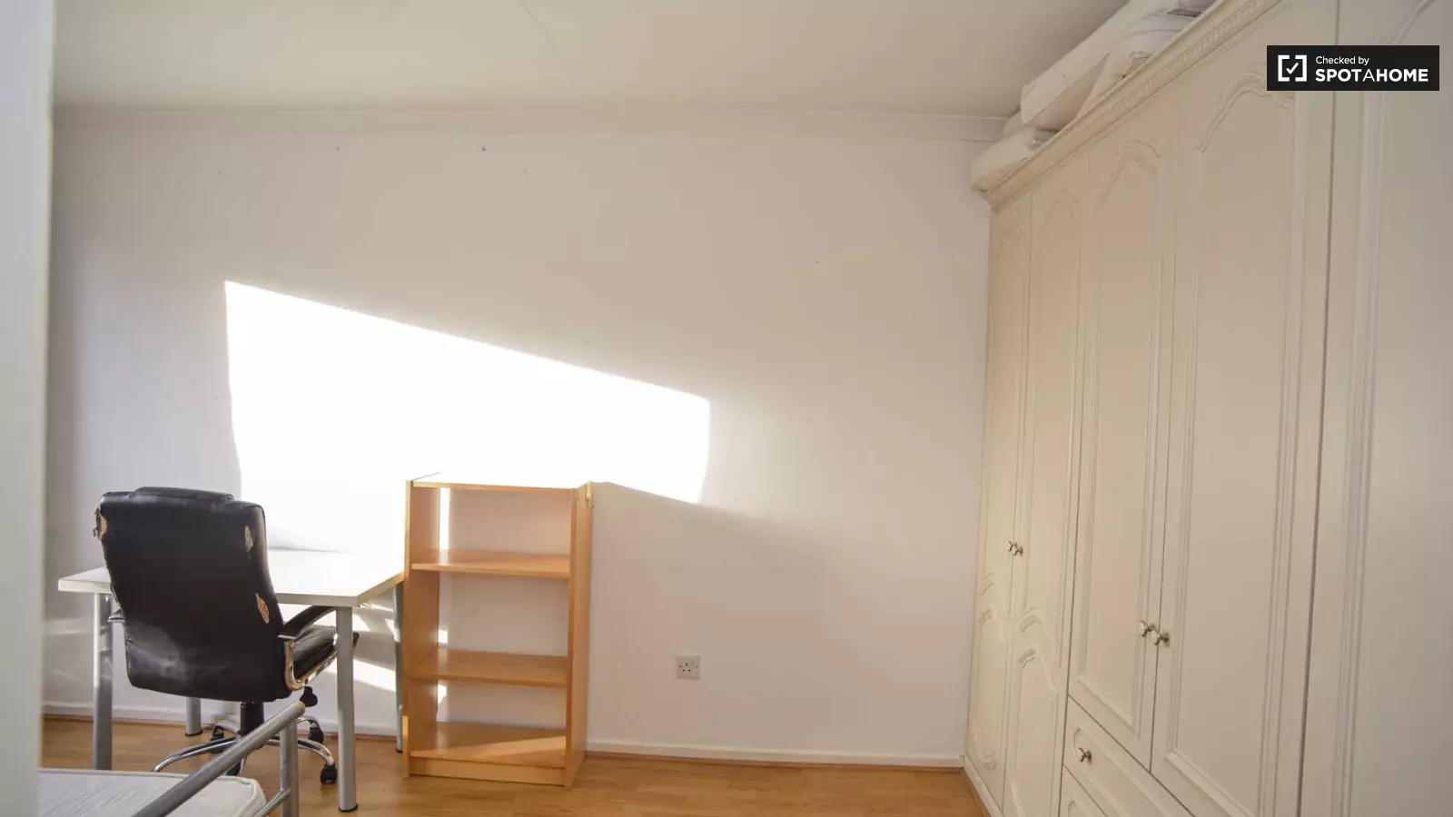Flat Allen Road in Greater London