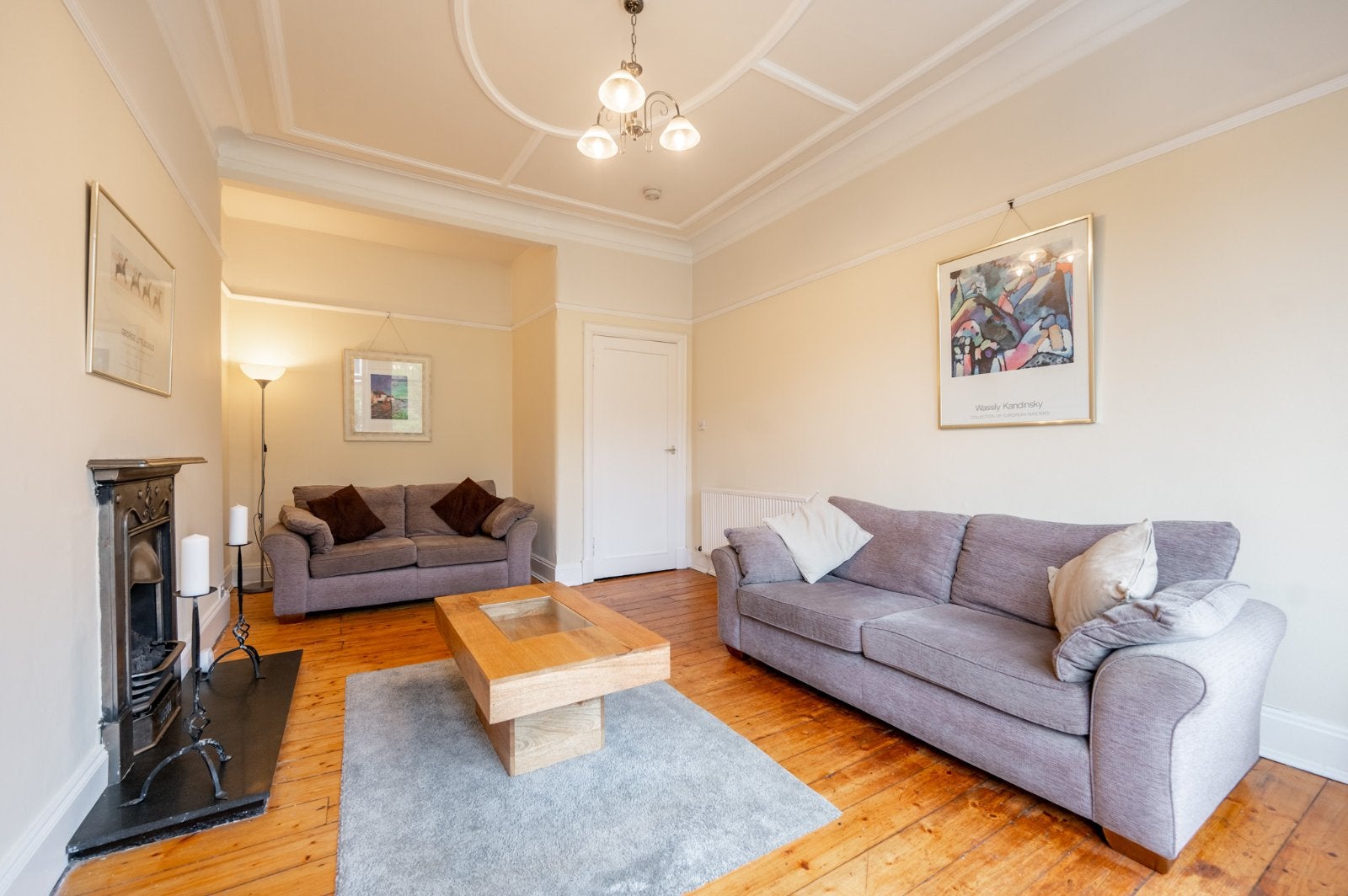 Flat Bellwood Street in Glasgow