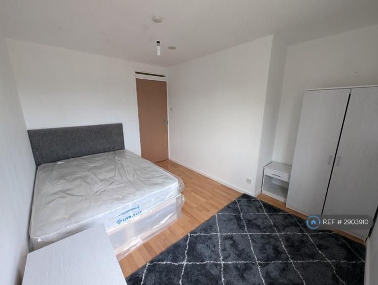 Room Blackton Close in Newton Aycliffe