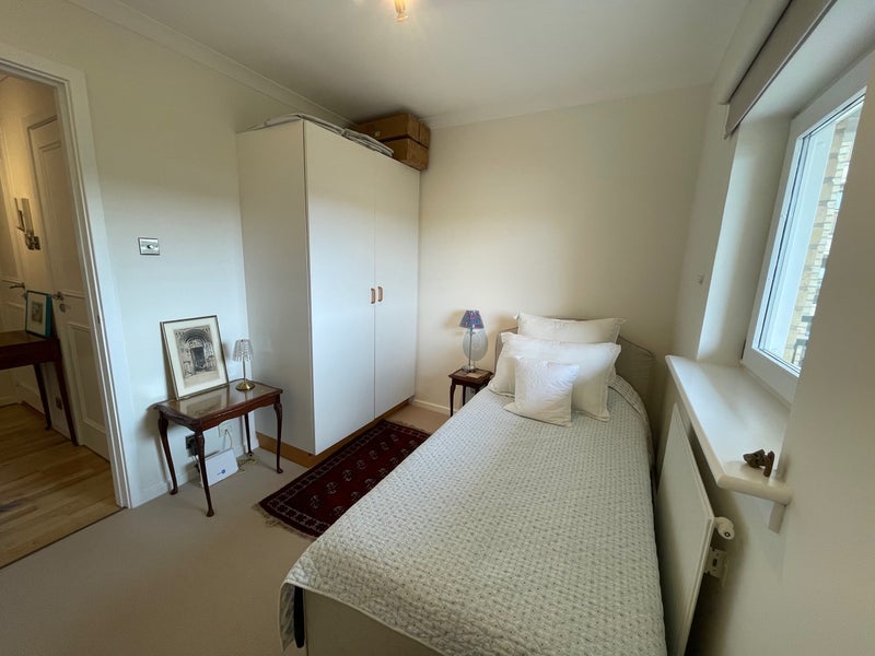 Room Rotherhithe Street in Greater London