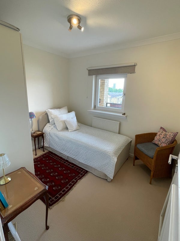 Room Rotherhithe Street in Greater London