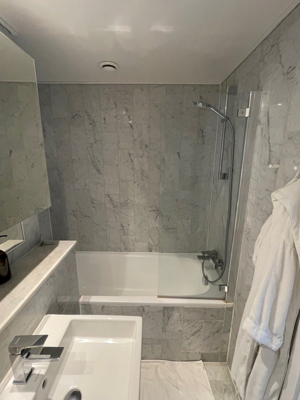 Room Rotherhithe Street in Greater London