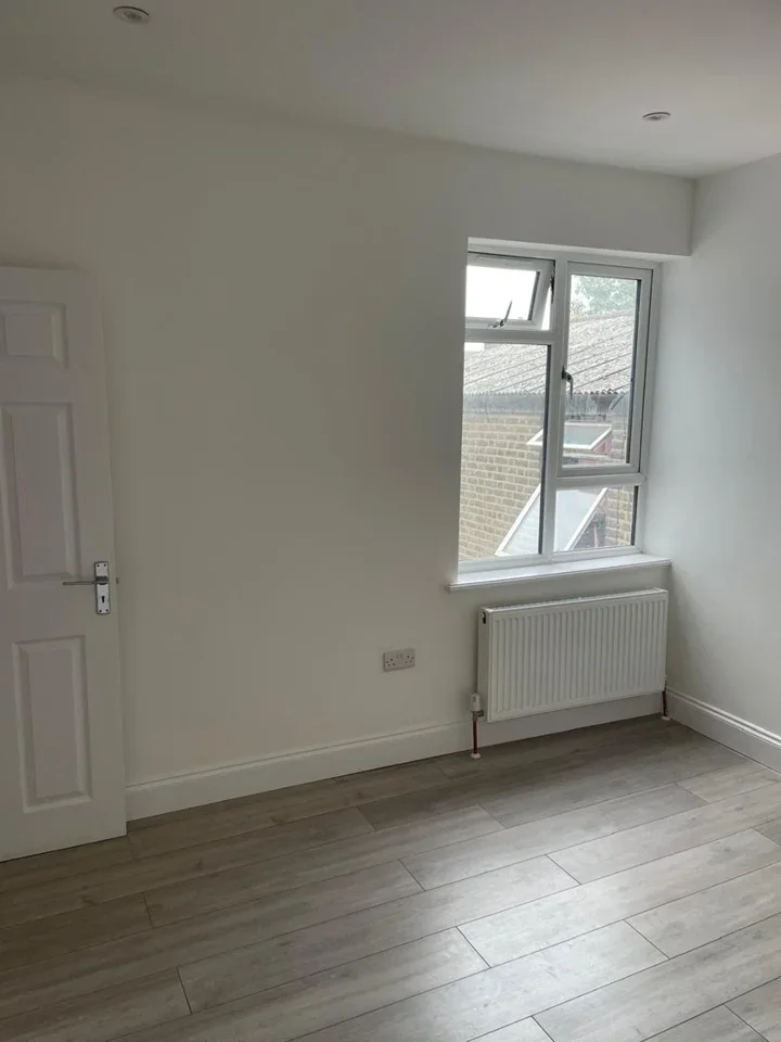 Flat Clarence Road in Grays