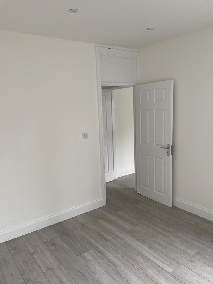 Flat Clarence Road in Grays