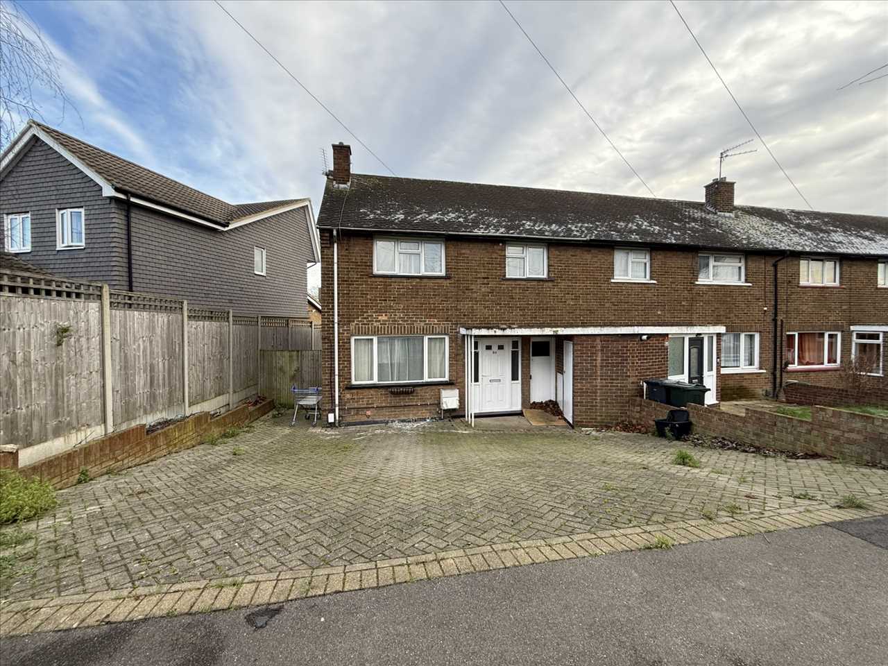 House Rennie Drive in Dartford