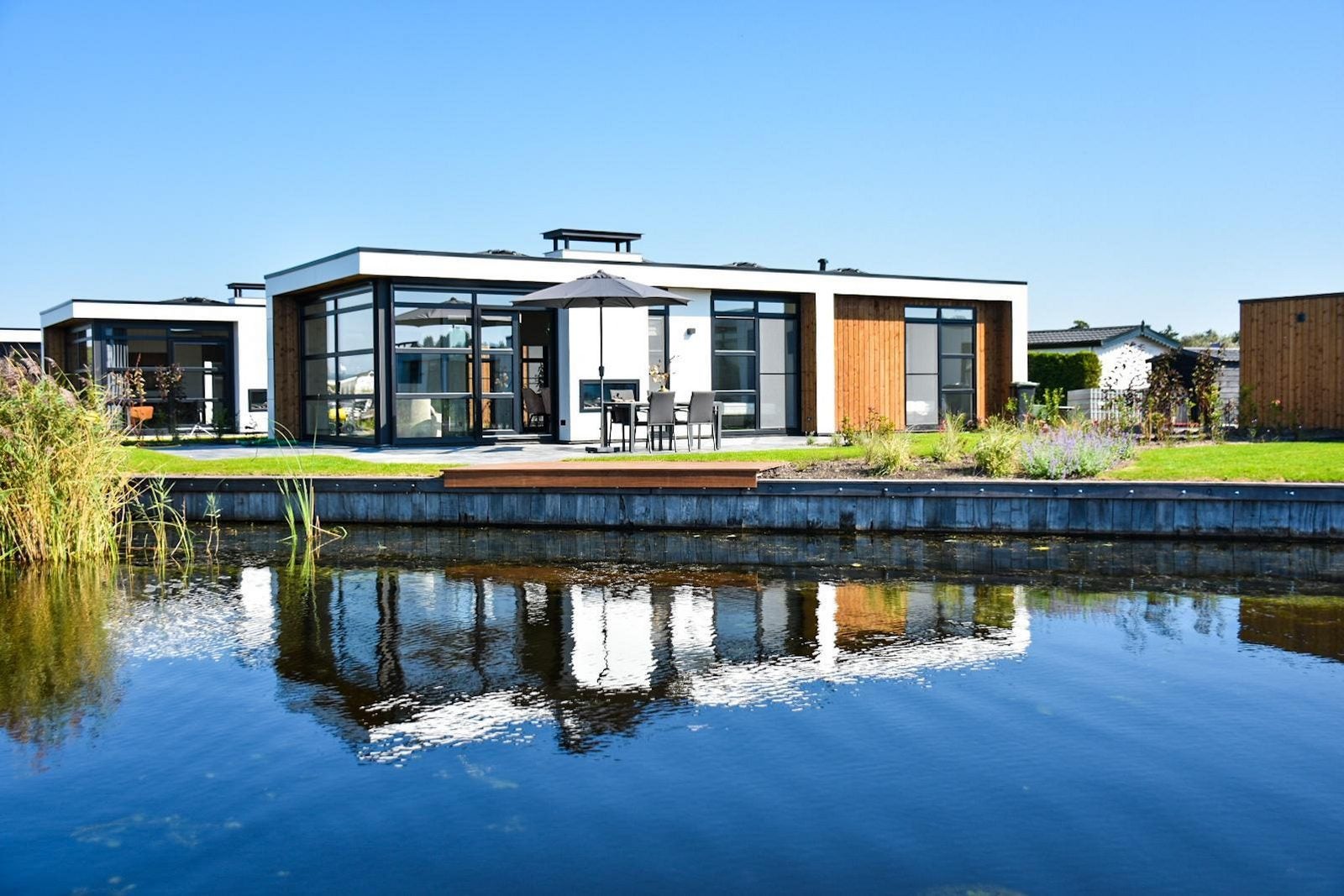 Nieuw-Loosdrechtsedijk 215 in Loosdrecht