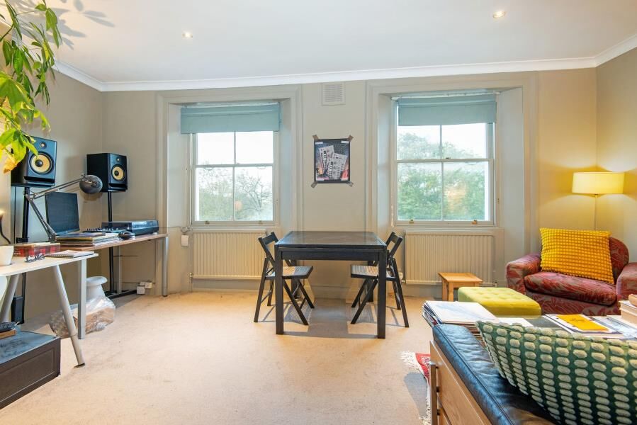 Flat Oakley Square in Greater London