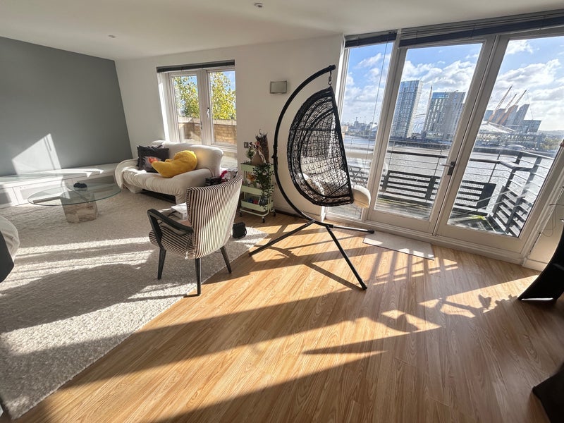 Room Raleana Road in Greater London