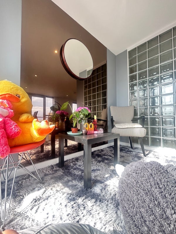 Room Raleana Road in Greater London