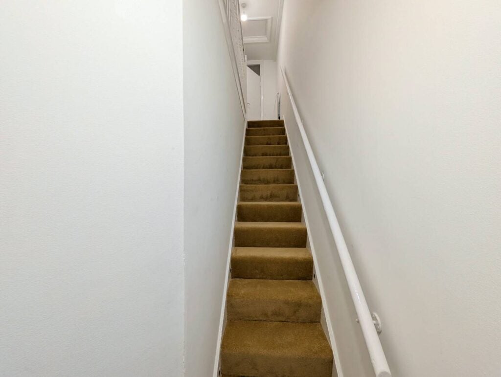Flat Challenge Close in Greater London