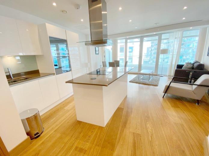 Flat Crossharbour Plaza in Greater London