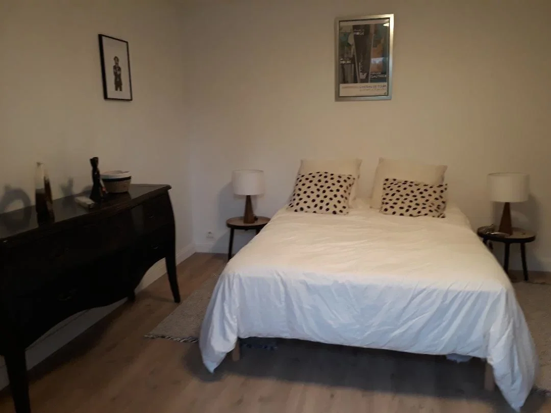 Chambre Rue de la Mignonnerie à Saint-Cyr-sur-Loire
