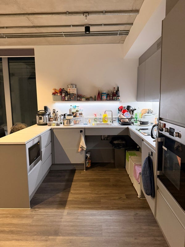 Room Felixstowe Road in Greater London