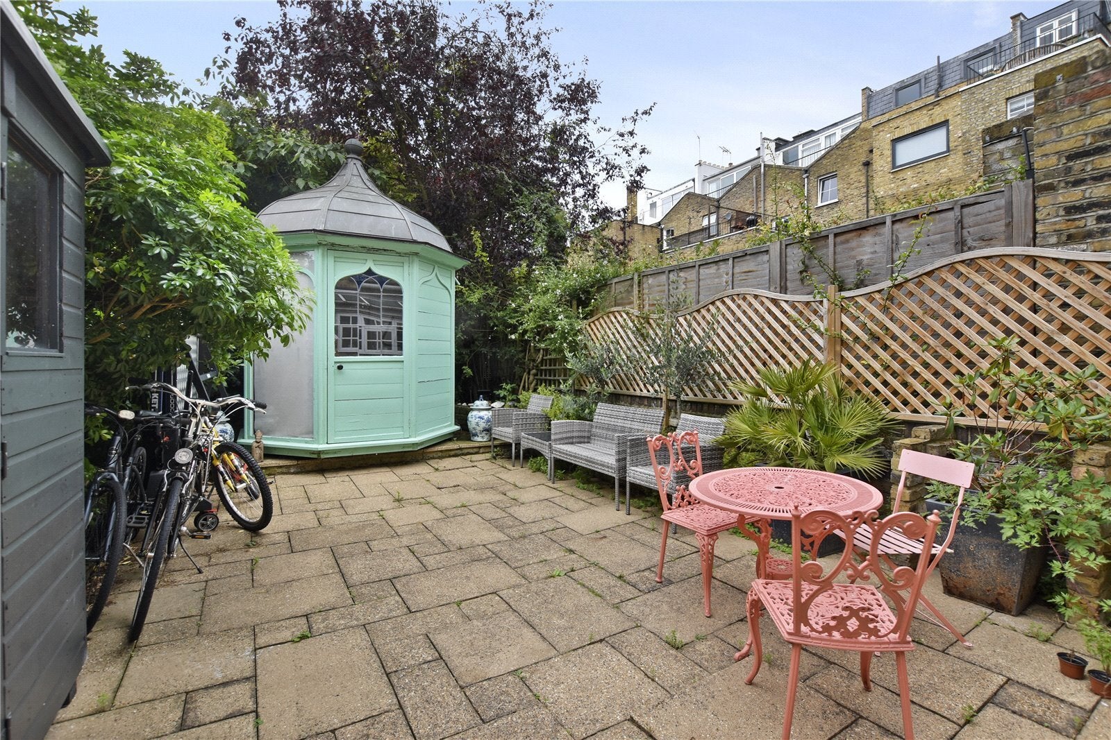 House Holmead Road in Greater London
