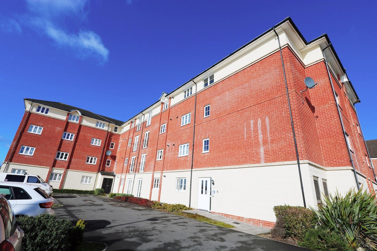 Flat Argosy Way in Newport