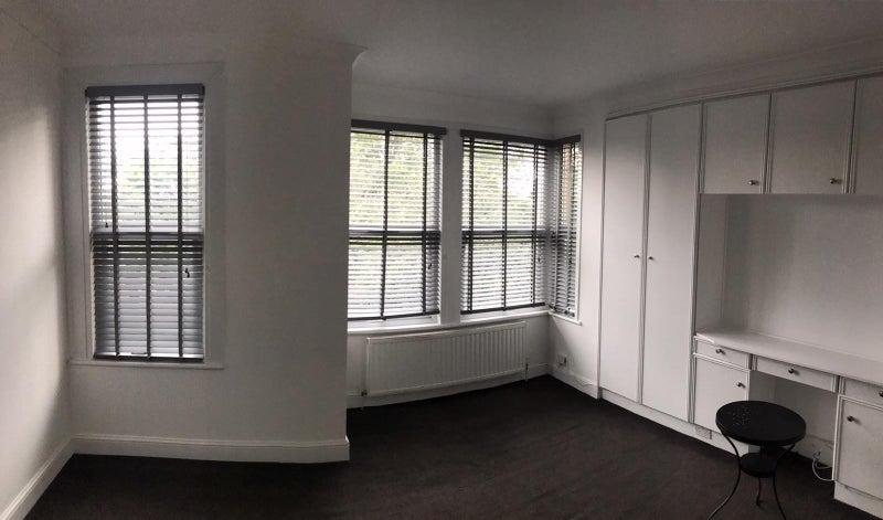 Flat Lyndhurst Drive in Greater London