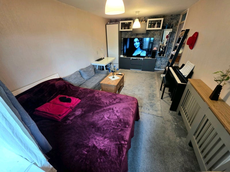 Room Conistone Way in Greater London