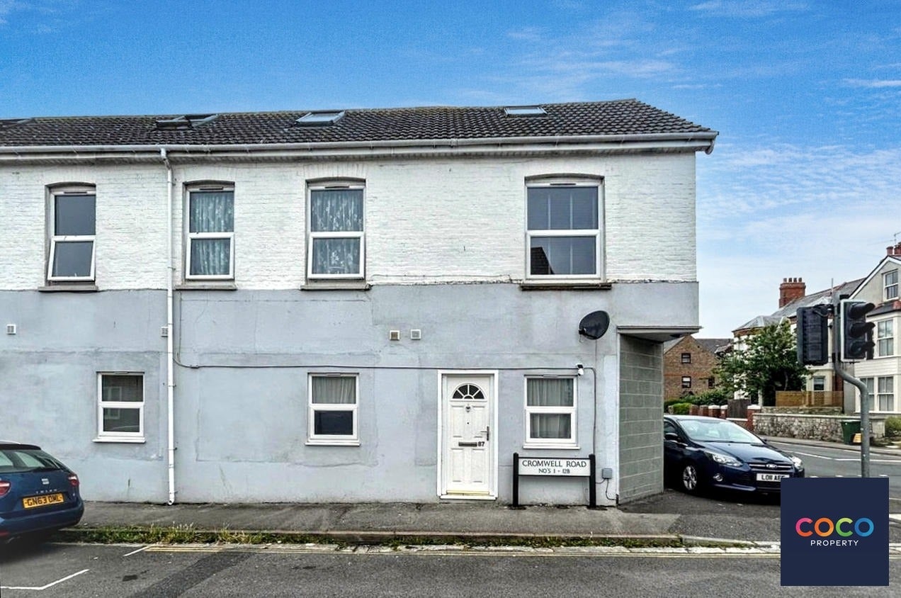 Flat Cromwell Road in Weymouth