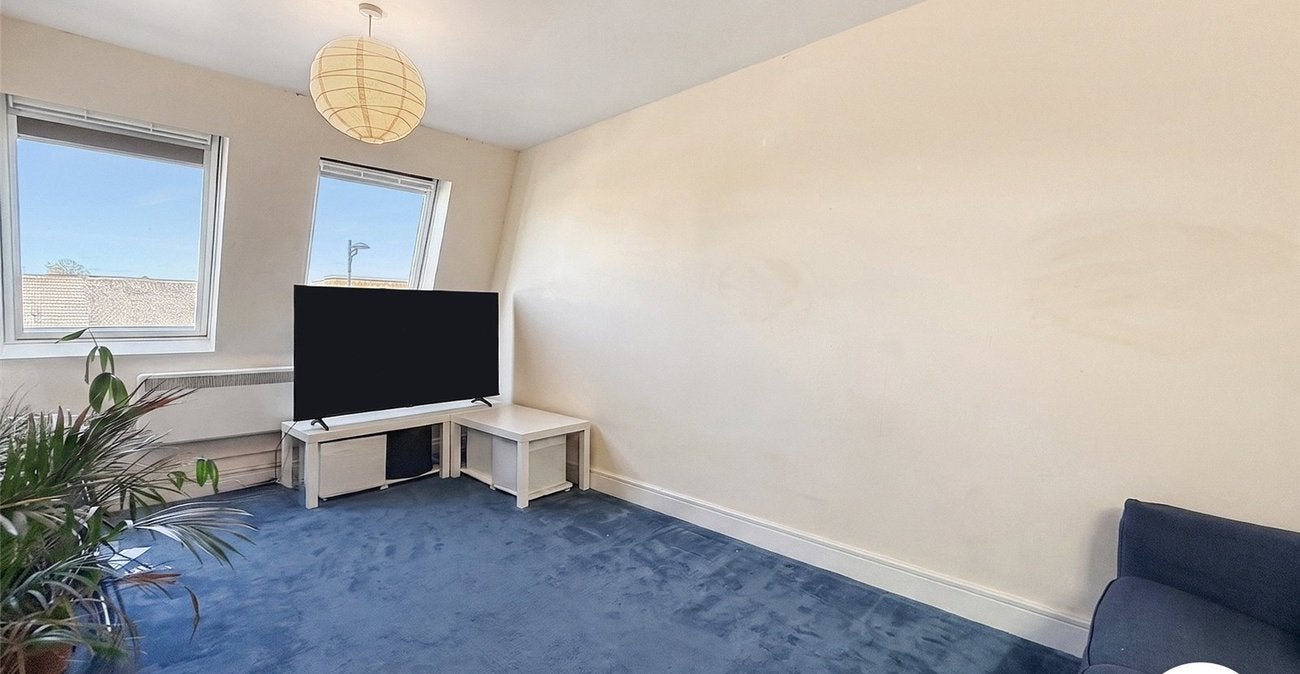 Flat Welling High Street in Greater London