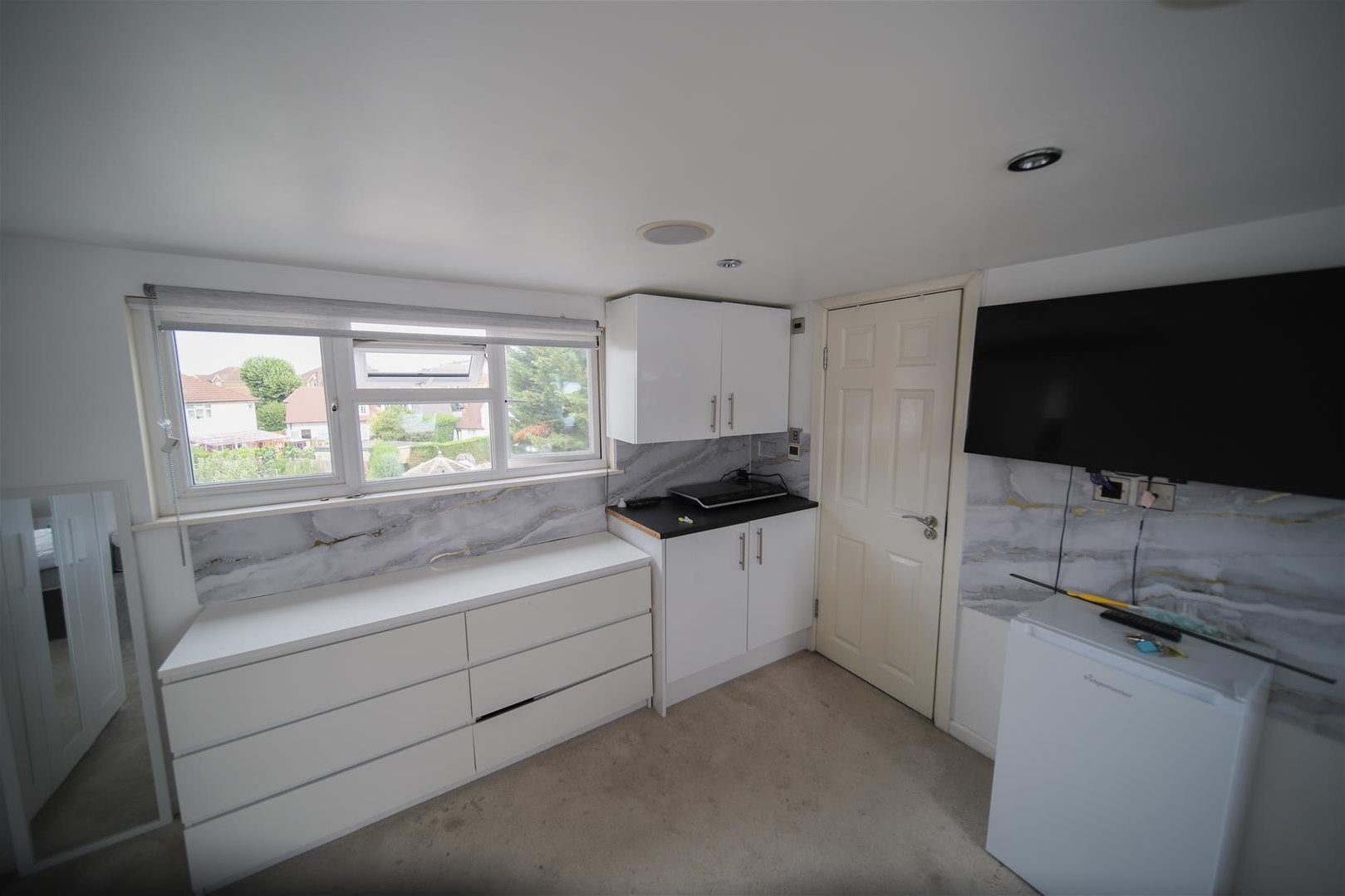 Flat Pymmes Gardens North in Greater London