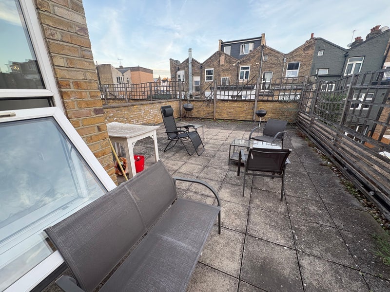 Room Seven Sisters Road in Greater London
