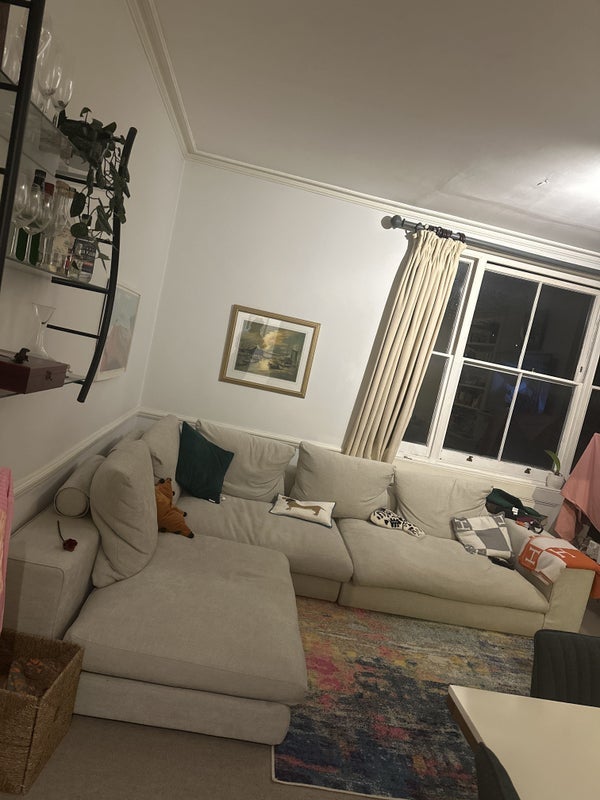 Room Girdlers Road in Greater London